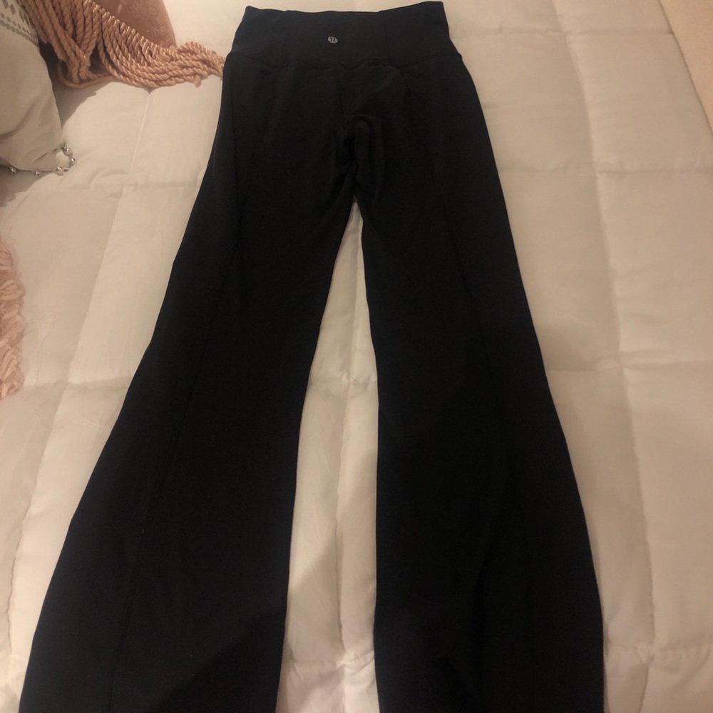 Lululemon wide leg pant never worn . No tags